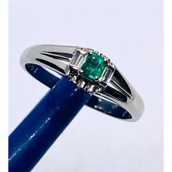 Platinum Emerald Diamond Ring Size 7